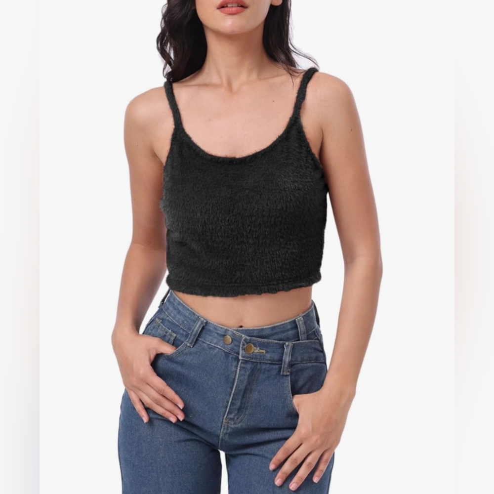 🌞 3/ $15 Bozzolo Fuzzy Crop Top Large